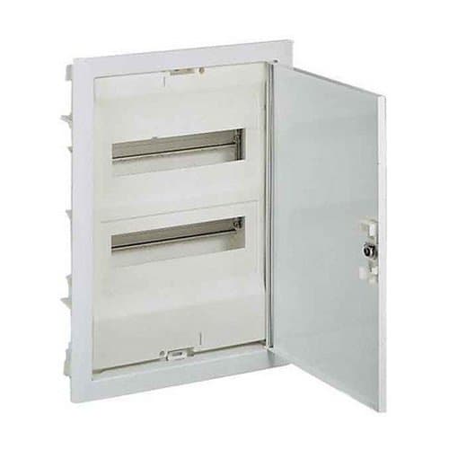 Cofret încastrat LEGRAND Nedbox, ușă metalică plată
