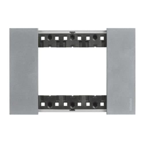 Rama LEGRAND Living Now pentru 3 module, finisaj Moon