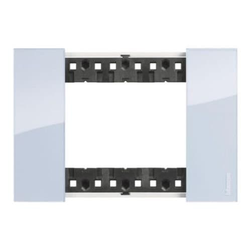Ramă LEGRAND Living Now pentru 3 module, finisaj Sky