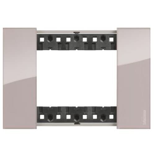 Ramă modulară Legrand Living Now, 3 module, finisaj Aura